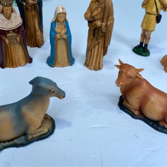 Vintage 10pcs Art Plastics Nativity Set Missing Baby Jesus Shepherd Wisemen - Picture 7 of 12